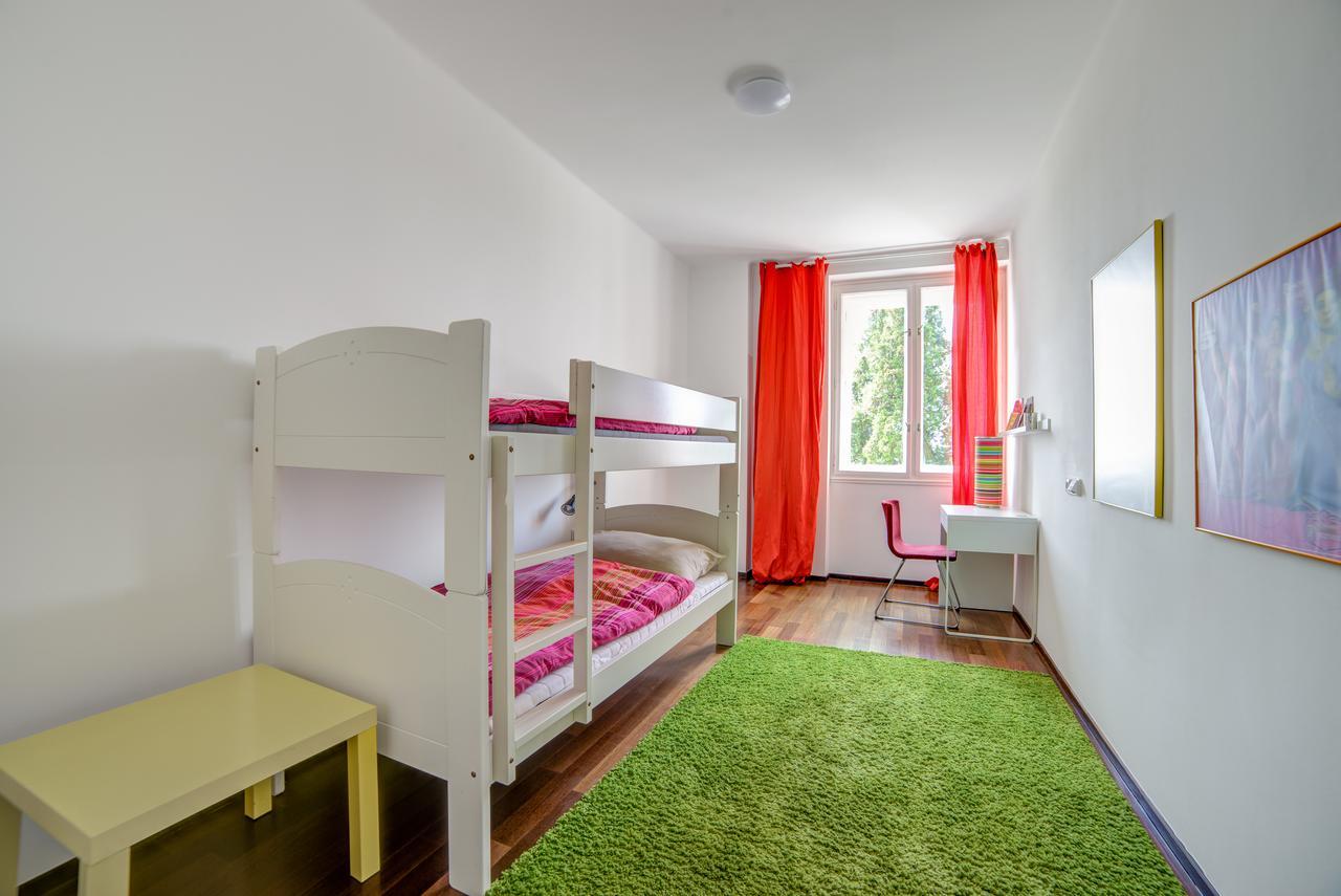 Nosislav Apartments *